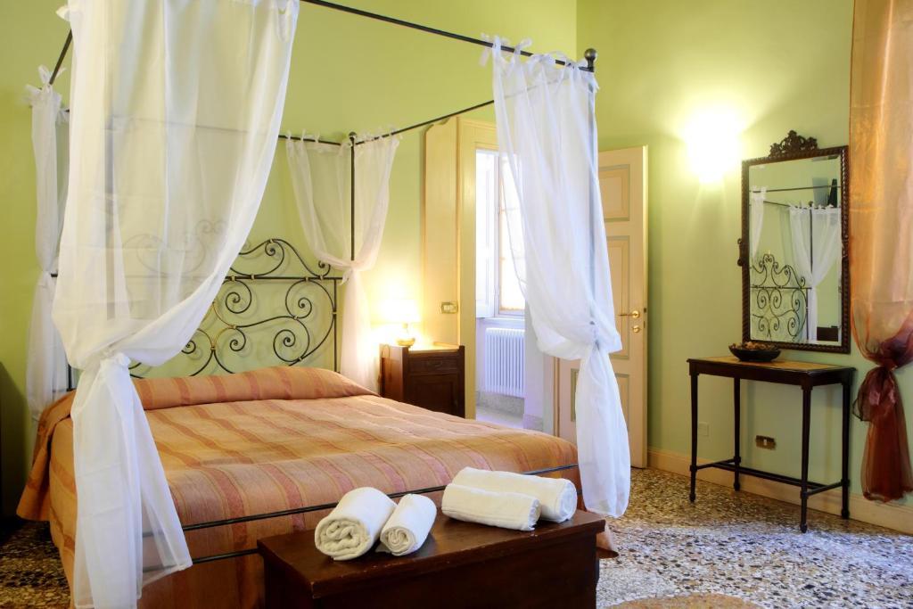 بيرغامو Guesthouse Alba Citta Alta الغرفة الصورة